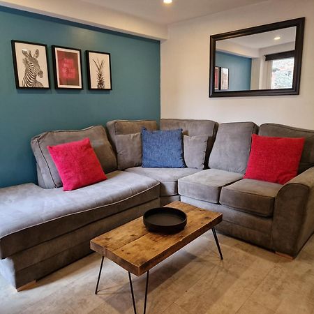 Stylish 5-Bed Home, Each With En-Suite And Own Tv Coventry Exterior foto