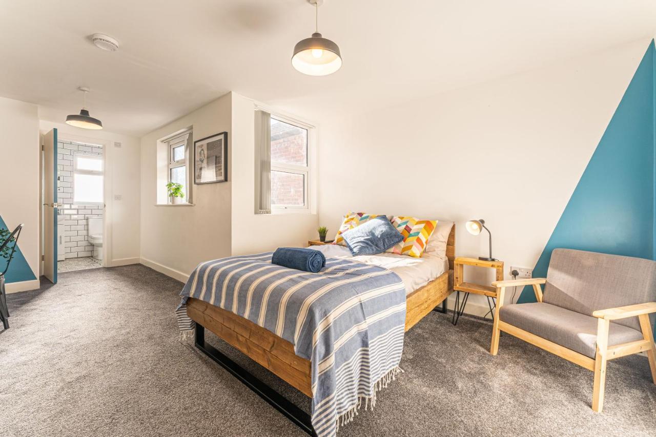 Stylish 5-Bed Home, Each With En-Suite And Own Tv Coventry Exterior foto