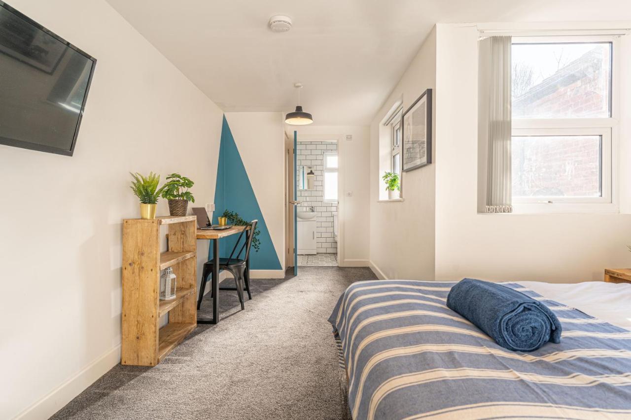 Stylish 5-Bed Home, Each With En-Suite And Own Tv Coventry Exterior foto