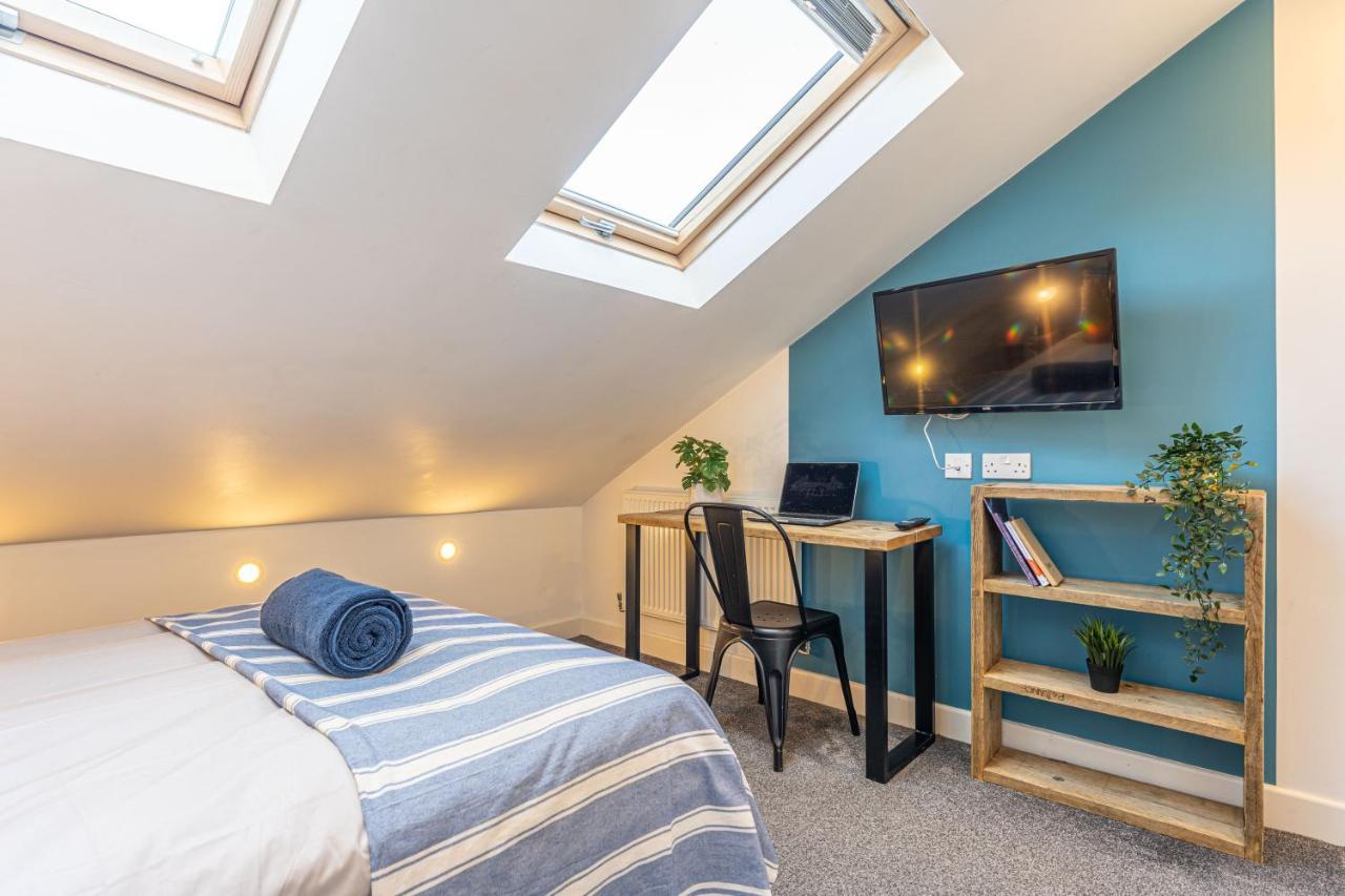 Stylish 5-Bed Home, Each With En-Suite And Own Tv Coventry Exterior foto