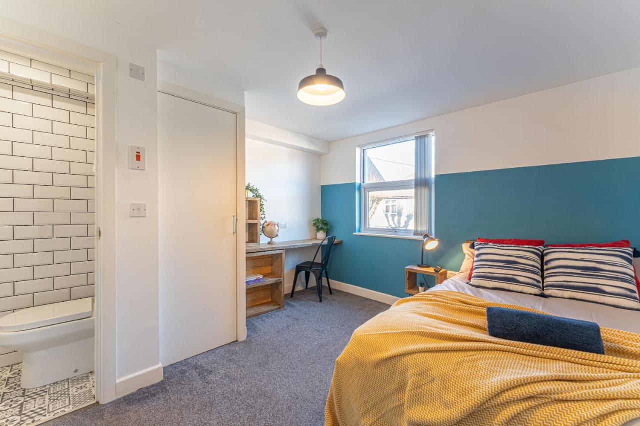 Stylish 5-Bed Home, Each With En-Suite And Own Tv Coventry Exterior foto