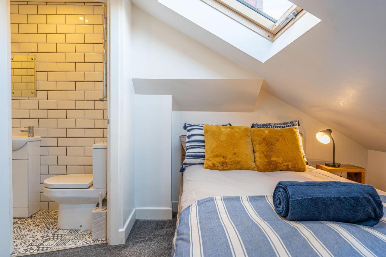 Stylish 5-Bed Home, Each With En-Suite And Own Tv Coventry Exterior foto