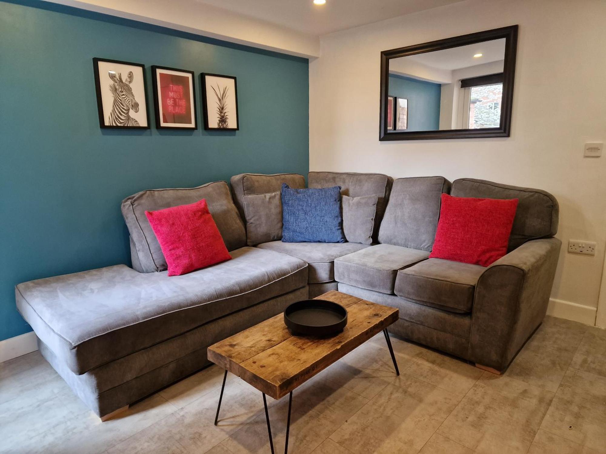 Stylish 5-Bed Home, Each With En-Suite And Own Tv Coventry Exterior foto